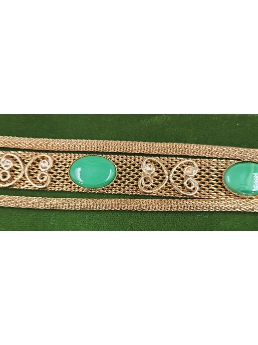 Jade Colored Stone 3 Strand Mesh Bracelet Gold Tone 6.5